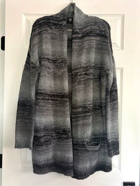 Amber Sun Open-Front Gray Ombre Knit Cardigan